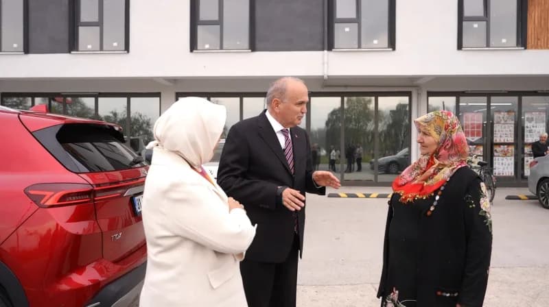 Düzce Belediye Başkanı Dr. Faruk Özlü ile AK Parti Düzce Milletvekili Ayşe Keşir, Türkiye’nin yerli