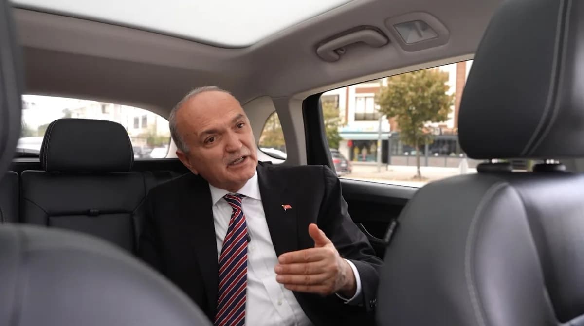 Düzce Belediye Başkanı Dr. Faruk Özlü ile AK Parti Düzce Milletvekili Ayşe Keşir, Türkiye’nin yerli