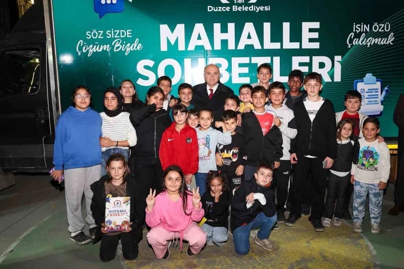 Düzce Belediye Başkanı Dr. Faruk Özlü, 45'inci toplantısını Burhaniye Mahallesi'nde gerçekleştirdi.
