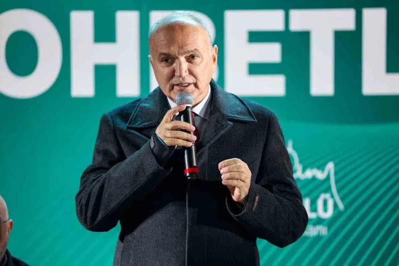 Düzce Belediye Başkanı Dr. Faruk Özlü, konuşma yaptı.
