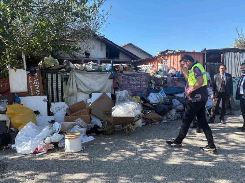 Düzce Belediyesi, ‘temiz şehir Düzce’ projesi kapsamında şehir merkezinde denetim faaliyetlerini sık