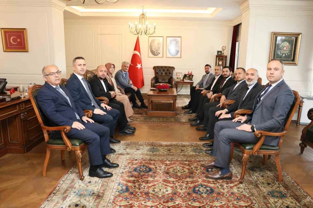 Düzce'de faaliyet gösteren iş adamları derneği ile Aile ve Sosyal Hizmetler İl Müdürlüğü ve İl millî