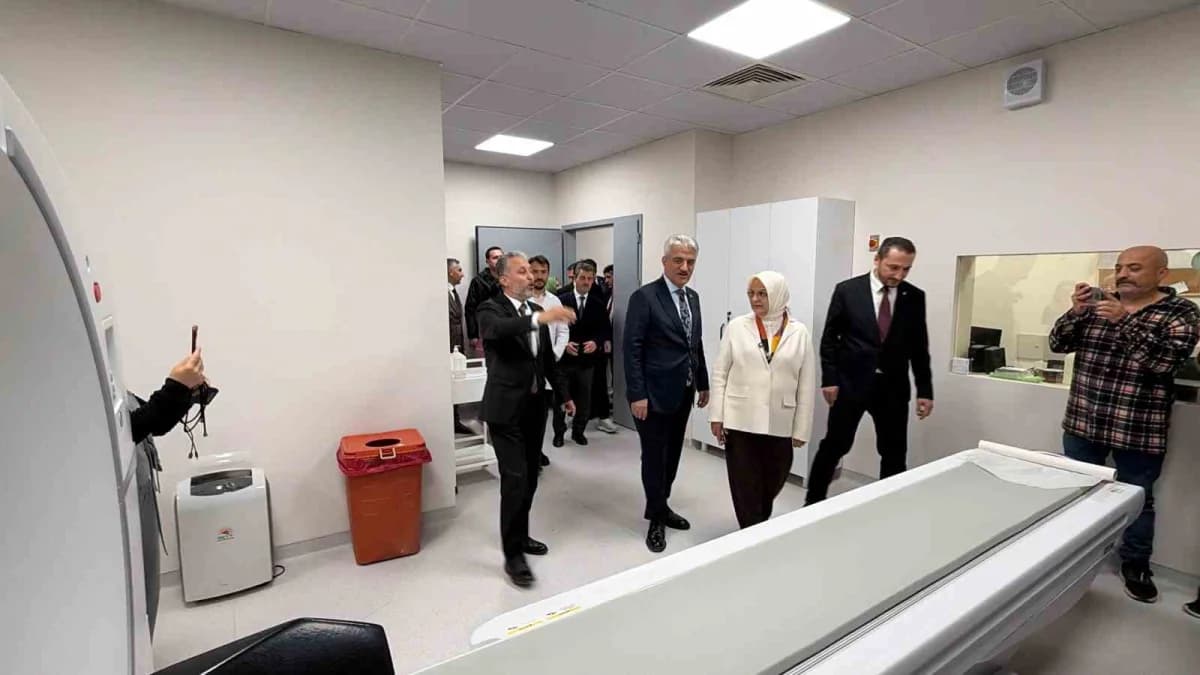 Düzce Atatürk Devlet Hastanesi'nde kurulumu tamamlanan PET-ct cihazı, kanser teşhisinde önemli bir i