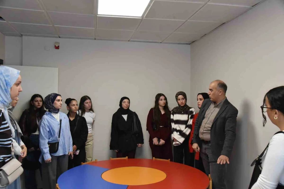 Düzce Üniversitesi Eğitim Fakültesi Özel Eğitim Bölümü tarafından düzenlenen “Liseden Üniversiteye: