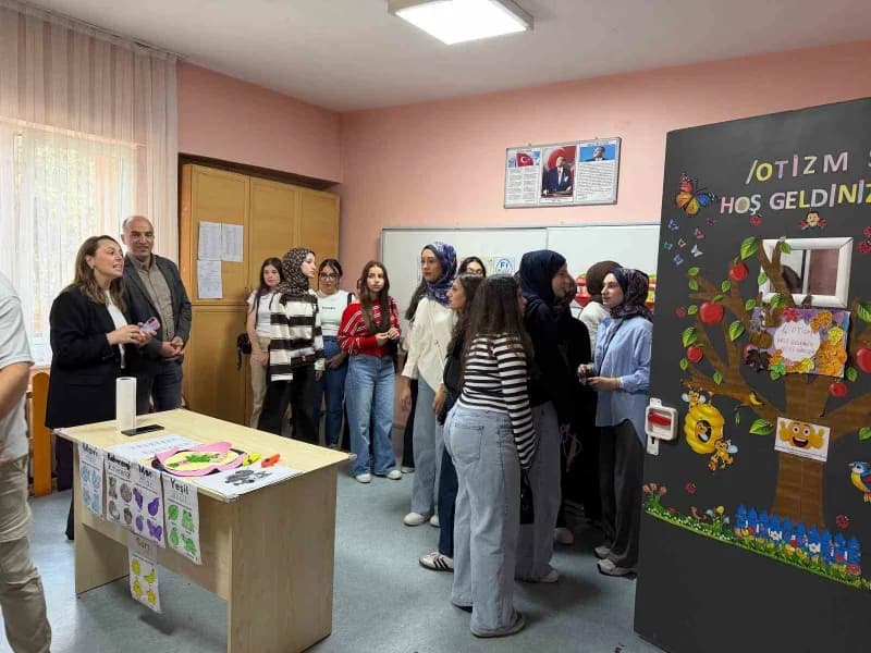 Düzce Üniversitesi Eğitim Fakültesi Özel Eğitim Bölümü tarafından düzenlenen “Liseden Üniversiteye: