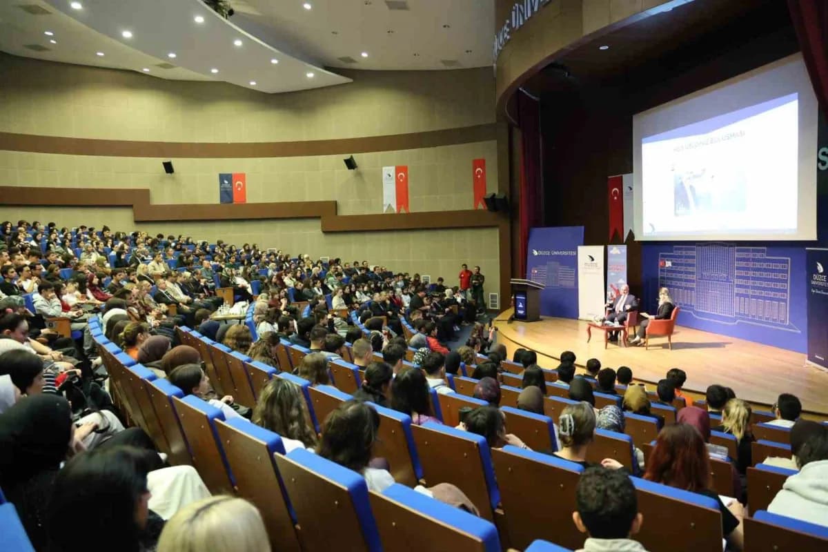 Düzce Üniversitesi Kariyer Geliştirme ve Mezun İzleme Uygulama Araştırma Merkezi tarafından düzenlenen “Hoş Geldiniz Bul