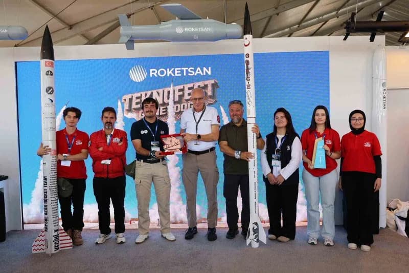 Düzce Üniversitesi, 14 finalist takımıyla yarışmalarda büyük başarı göstererek 5 alanda 5 ödülle Teknofest Güneydoğu’ya
