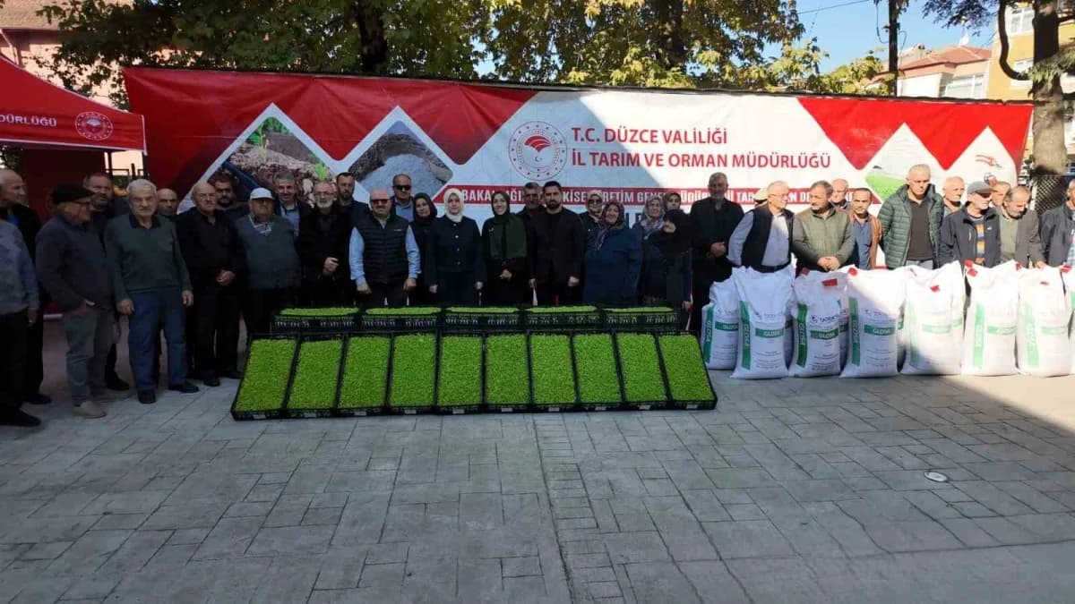 Düzce’de tarımsal üretimi artırmak ve çiftçilerin girdi maliyetlerini azaltmak amacıyla 139 üreticiye 207 bin 300 marul