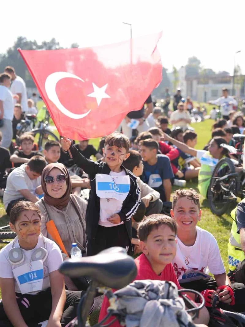Düzce Belediyesi her yaştan vatandaşın Spor ve hareketi yaşam tarzı olarak benimsemesi için birbirinden özgün etkinlikle
