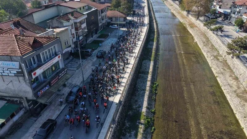 Düzce Belediyesi her yaştan vatandaşın Spor ve hareketi yaşam tarzı olarak benimsemesi için birbirinden özgün etkinlikle
