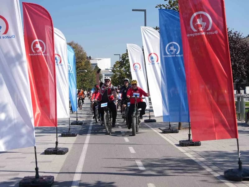 Düzce Belediyesi her yaştan vatandaşın Spor ve hareketi yaşam tarzı olarak benimsemesi için birbirinden özgün etkinlikle