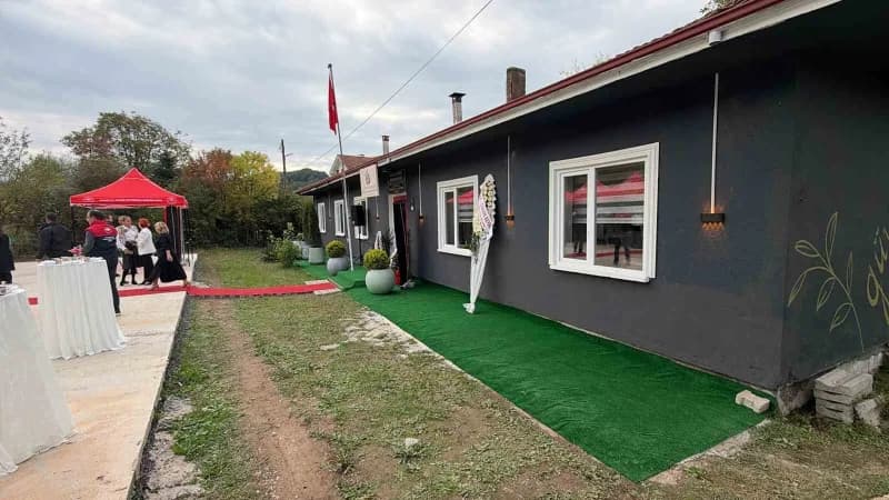 Düzce’de tamamı kadınlardan oluşan Güven Köyü Kadınları Tarımsal Kalkınma Kooperatifi, düzenlenen törenle açıldı.