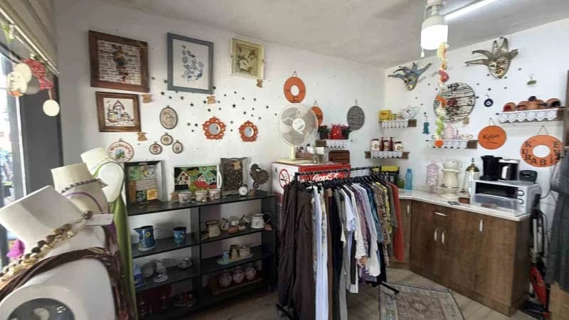 Düzce Tarihi Mahalle Pazarı'nda butik kafe işleten Gülsüm Nursen Şengün, Halk Eğitim Merkezi'nde aldığı kursla keşfettiğ