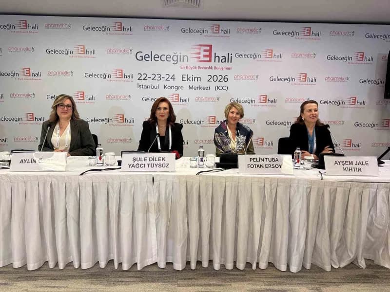 (Soldan sağa) aylin Özbey, şule Dilek Yağçı Tüysüz, pelin Tuba Fotan Ersoy ve ayşem Jale Kıhtır