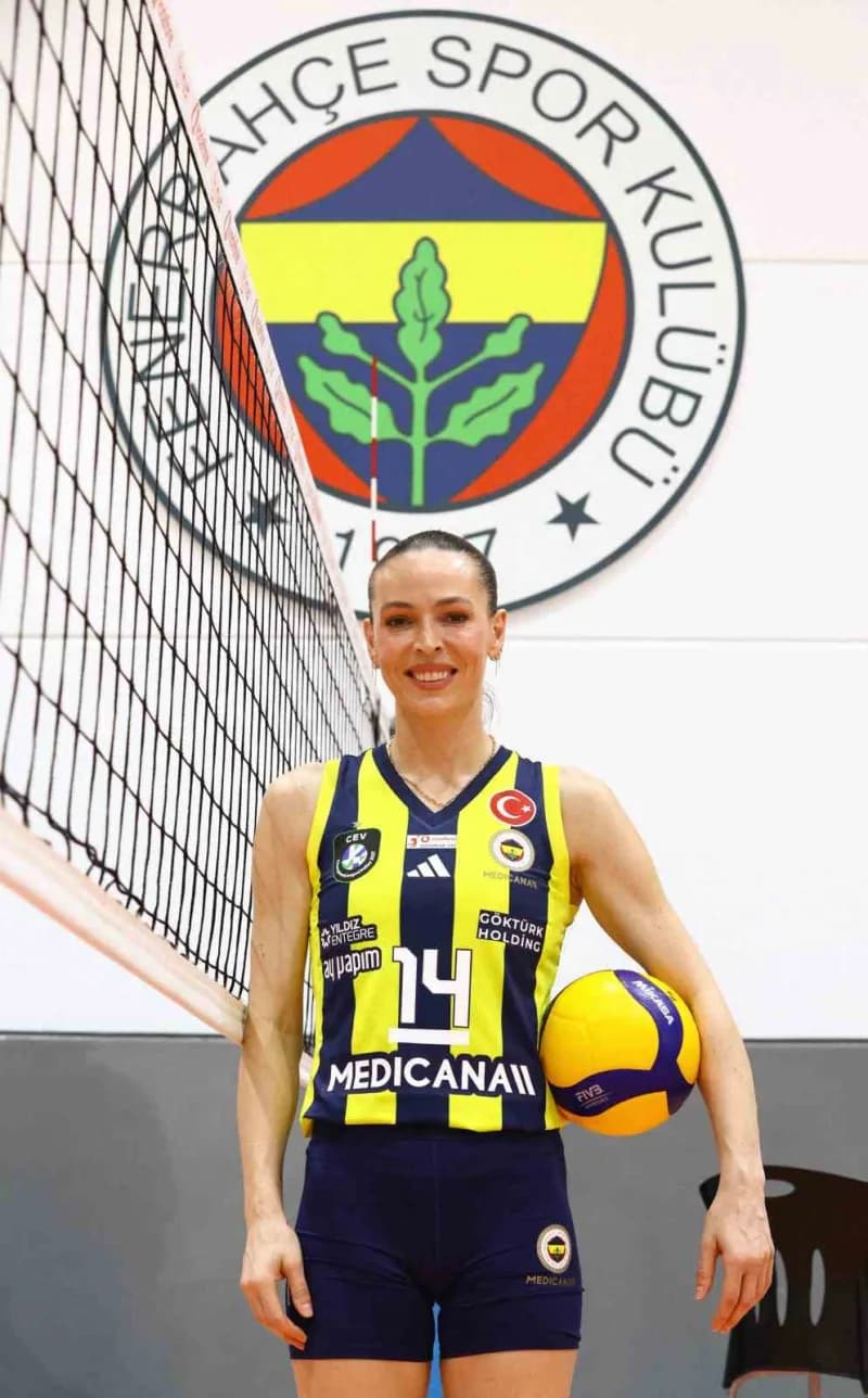 Eda Erdem, "Her gün o yoldan geçiyorum. Çünkü evimin yolu üzerinde, heykelimin olduğu yer. ‘gerçekten bu benim heykelim