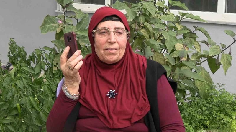 Edirne’de huzurevinde yaşayan 77 yaşındaki Asiye Kaçar, Dünya Yaşlılar Günü’nde 2 yıl aradan sonra doğup büyüdüğü köyüne