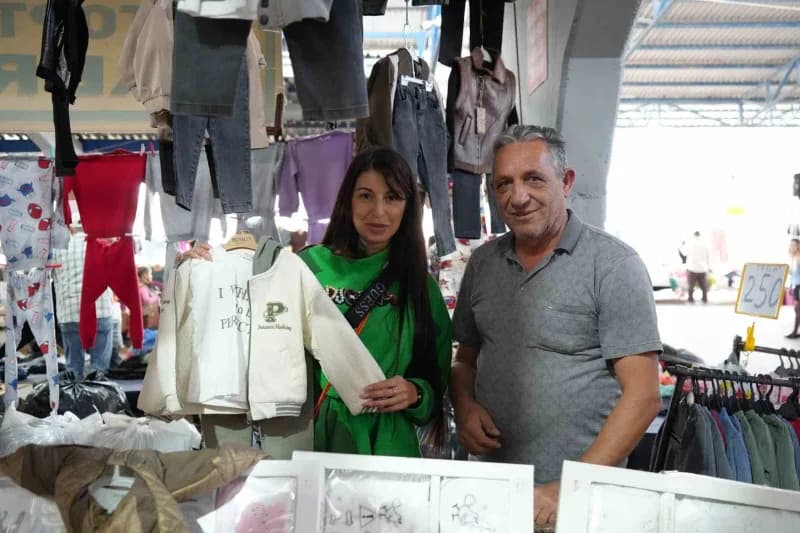 Edirne Balkan Pazarı’nda Bulgar turistlerin alışveriş yaptığı kalabalık pazar görüntüsü