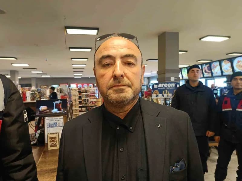 Denetimlerin gerçekleştirildiği tesisin müdürü Celil Dikmen, fiyatların müşterilerin görebileceği al