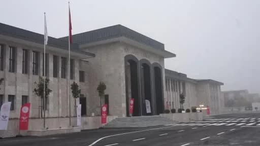 Edirne Garı’nda Çerkezköy-Kapıkule Hızlı Tren Hattı’nın ilk seferi için bekleyen yolcular ve hızlı tren