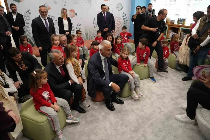 Edirne’de 160 bin kitap kapasiteli yeni İl Halk Kütüphanesi hizmete açıldı