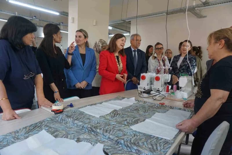 Edirne Sosyal Dayanışma Merkezi’nde (SODAM), “Bir Kadın, Bin Umut” temasıyla yeni eğitim döneminin açılışı gerçekleştiri