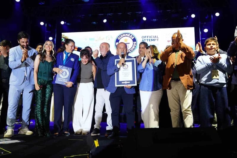 Balıkesir’in Edremit ilçesinde düzenlenen 3. Edremit Zeytinyağı Tadım Festivali (Festolive) kapsamında tarihi bir başarı