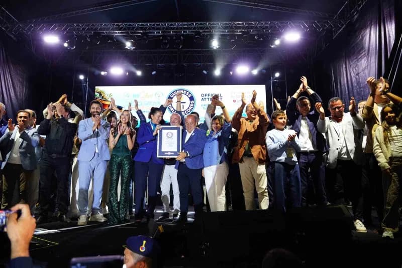 Balıkesir’in Edremit ilçesinde düzenlenen 3. Edremit Zeytinyağı Tadım Festivali (Festolive) kapsamında tarihi bir başarı