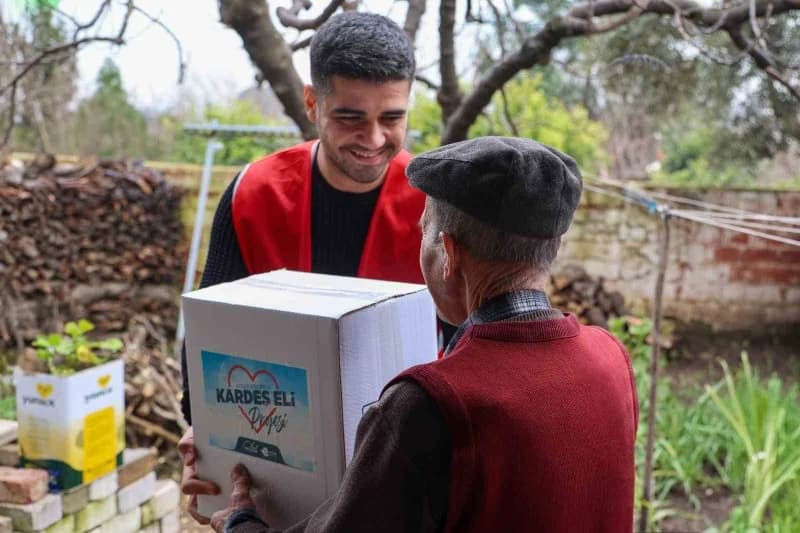 Efeler Belediyesi, eğitimden gıdaya, giyimden Evde Bakım hizmetlerine kadar farklı alanlarda hayata geçirdiği Sosyal Des