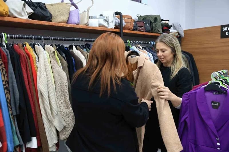 Efeler Belediyesi, eğitimden gıdaya, giyimden Evde Bakım hizmetlerine kadar farklı alanlarda hayata geçirdiği Sosyal Des