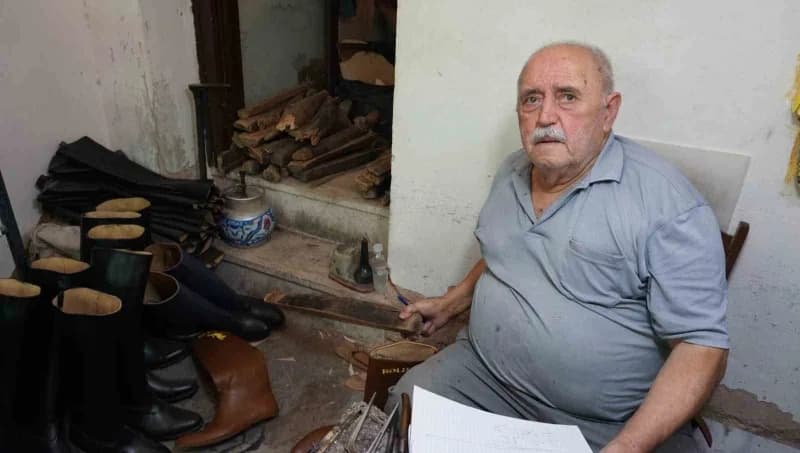 Kuvayı Milliye kahramanı Efeler'in ve Yörük Türkmenleri'nin mirası olan Körüklü çizmenin dünyadaki son ustası Hasan Hüse
