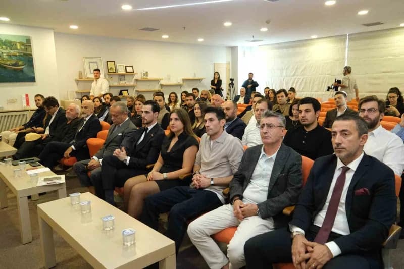 İzmir’de Ege Genç İş İnsanları Derneği (EGİAD) tarafından ‘İş Dünyasından Diplomasiye: EGİAD Üyesi Fahri Konsoloslarla B