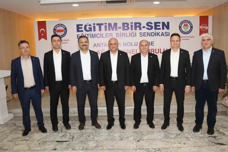 Memur-sen Konfederasyonu'na bağlı Eğitim-bir-sen Antalya 1 No'lu Şubesi'nin 8. Olağan Genel Kurulu,