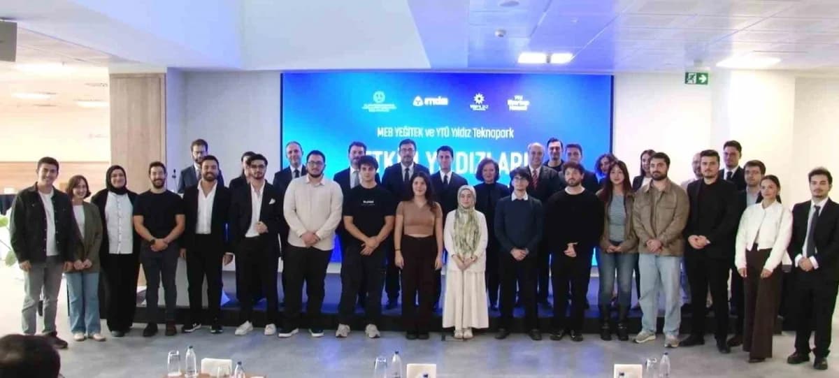 MEB ETKİM Yıldızları Hızlandırma Programı Demo Day etkinliğinde eğitim teknolojisi girişimcileri ürü