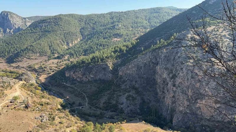 Eğrigöz Kalesi ve İki Taş Kanyonu ziyaretçilerini bekliyor