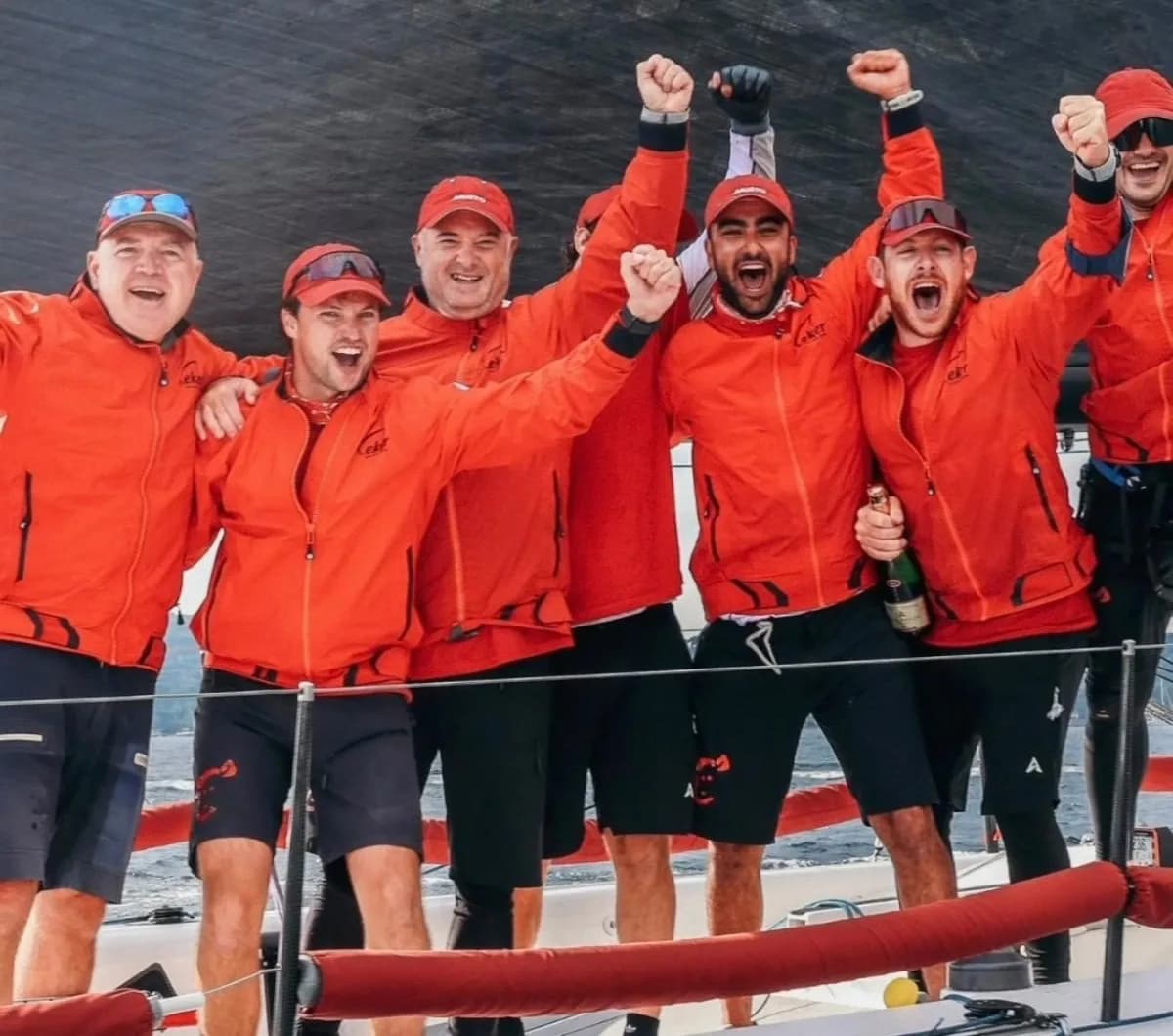 Eker Süzme Yelken Takımı, 12 ülkeden 28 teknenin katıldığı Cape 31 Gold Cup'ta şampiyonluğa ulaşarak dünya şampiyonu old