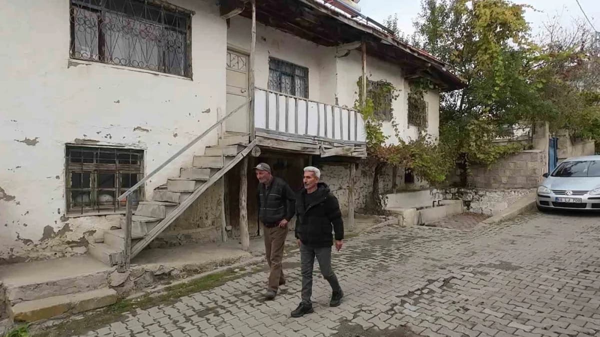 63 yaşındaki Birol Palabıyık (Sağda), 68 yaşındaki Faruk Çelik (Solda)