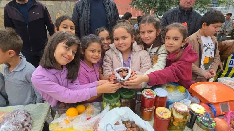 Aydında öğrenciler Ekolojik Pazar kurdu, satış yaptı