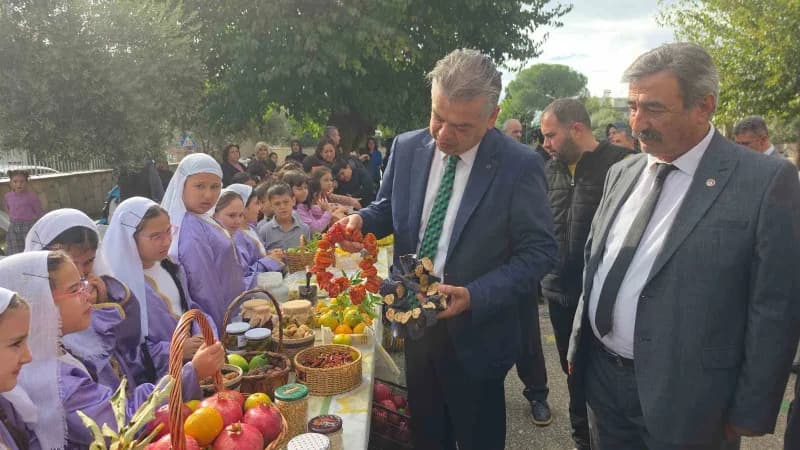 Aydında öğrenciler Ekolojik Pazar kurdu, satış yaptı