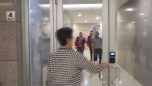 Ekrem İmamoğlu Çıkar Amaçlı Suç Örgütü davasında tutuklu sanık Fatih Keleş mahkeme salonunda savunma yapıyor