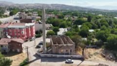 Elazığ’da 300 yıllık tarihi Aksaray Cami’nin harabe haline gelmiş dış görünümü