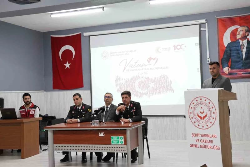 Elazığ’da "Vatan ve Kahramanlık Buluşması" programına katılan gazi Jandarma Üsteğmen Ahmet Erol, Şeh