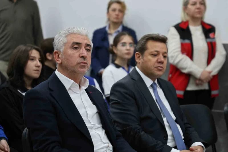 Elazığ’da "Vatan ve Kahramanlık Buluşması" programına katılan gazi Jandarma Üsteğmen Ahmet Erol, Şeh