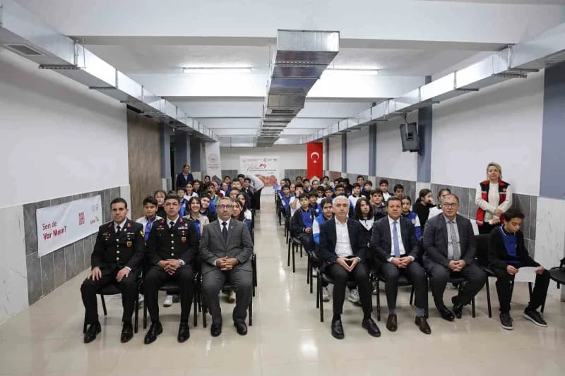 Elazığ’da "Vatan ve Kahramanlık Buluşması" programına katılan gazi Jandarma Üsteğmen Ahmet Erol, Şeh