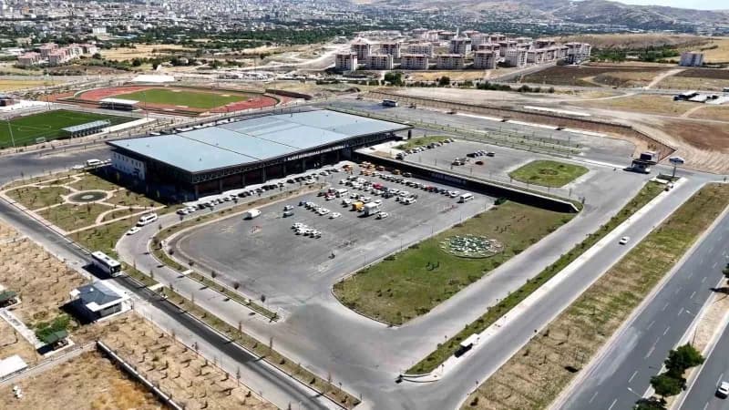 Elazığ Şehirler Arası Otobüs Terminali modern mimarisi ve geniş alanıyla Türkiye genelinde birinci oldu