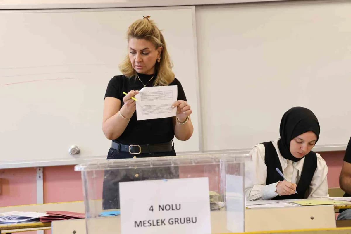 Bugün yapılan Elazığ Ticaret ve Sanayi Odası organ seçimlerinde, oy sayım işlemlerinin ardından mevcut başkan İdris Alan