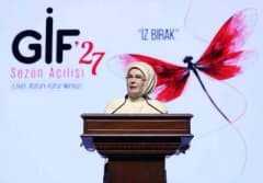 Emine Erdoğan, TÜRGEV Güzel İşler Fabrikası 2027 sezon açılışında gençlere seslenirken