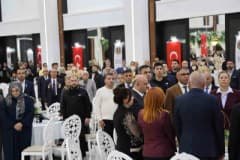 Diyarbakır'da şehit aileleri ve gaziler için düzenlenen dayanışma yemeğinden bir kare