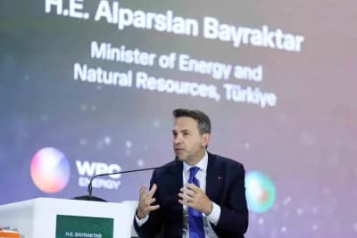 Bakan Alparslan Bayraktar, Suudi Arabistan'da Dünya Petrol Kongresi Bakanlar Açılış Toplantısı'nda konuşma yaparken