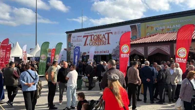 İstanbul Atatürk Havalimanı Etkinlik Alanı’nda düzenlenen 7. Tokat Günleri’nde konuşan Erbaa Belediy