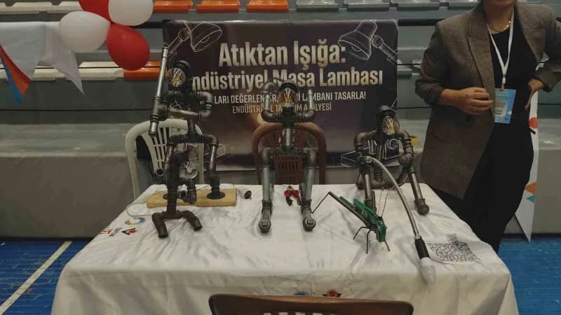 Van’ın Erciş İlçe Millî Eğitim Müdürlüğü yürütücülüğünde, Erciş Bilim ve Sanat Merkezi iş birliğiyle düzenlenen ‘Van Göl